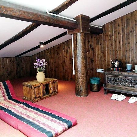 Shangri-La Mid - Mountain Homestay Exteriör bild