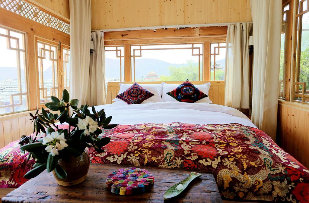 Shangri-La Mid - Mountain Homestay Exteriör bild