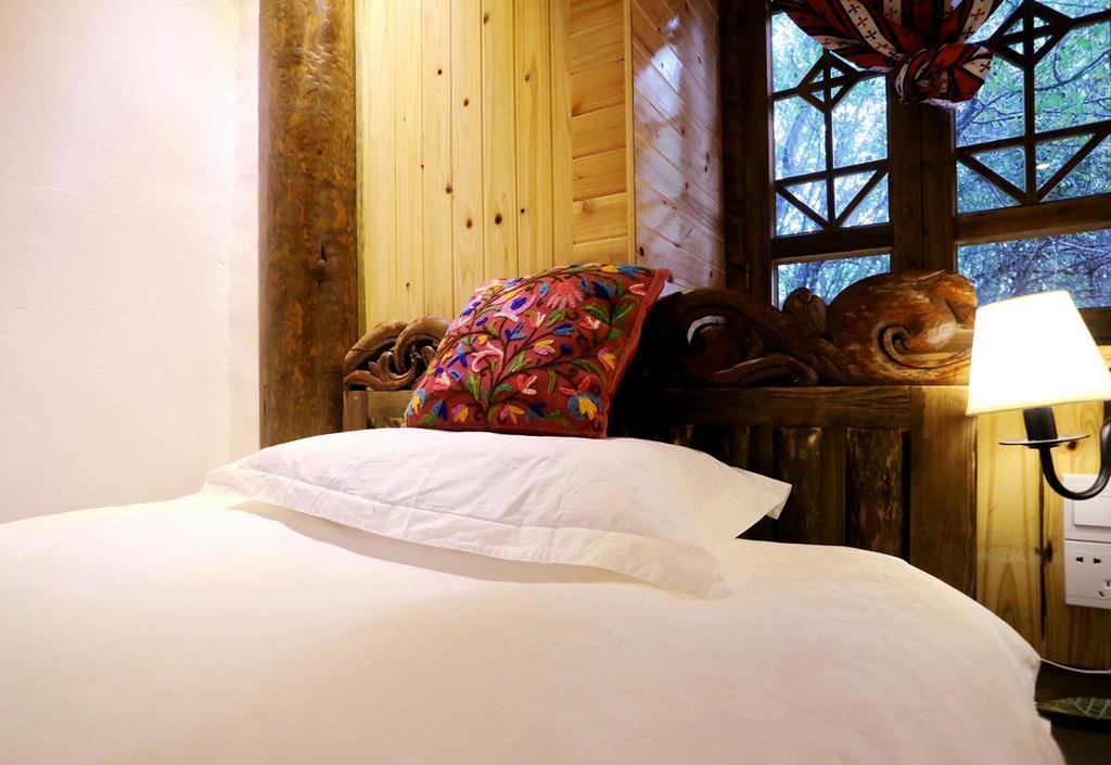 Shangri-La Mid - Mountain Homestay Exteriör bild