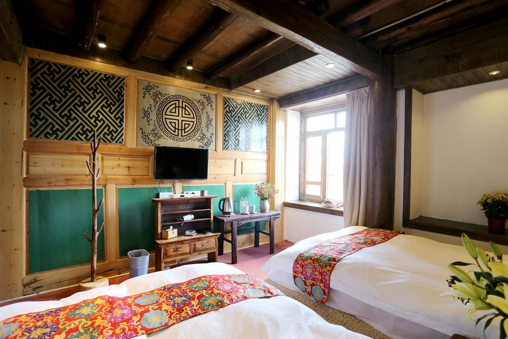 Shangri-La Mid - Mountain Homestay Exteriör bild
