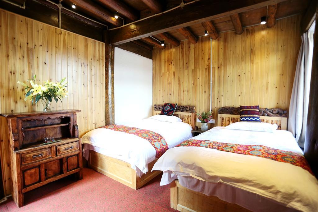 Shangri-La Mid - Mountain Homestay Exteriör bild