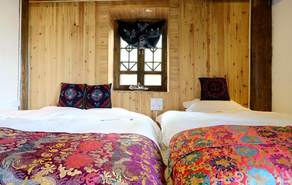 Shangri-La Mid - Mountain Homestay Exteriör bild