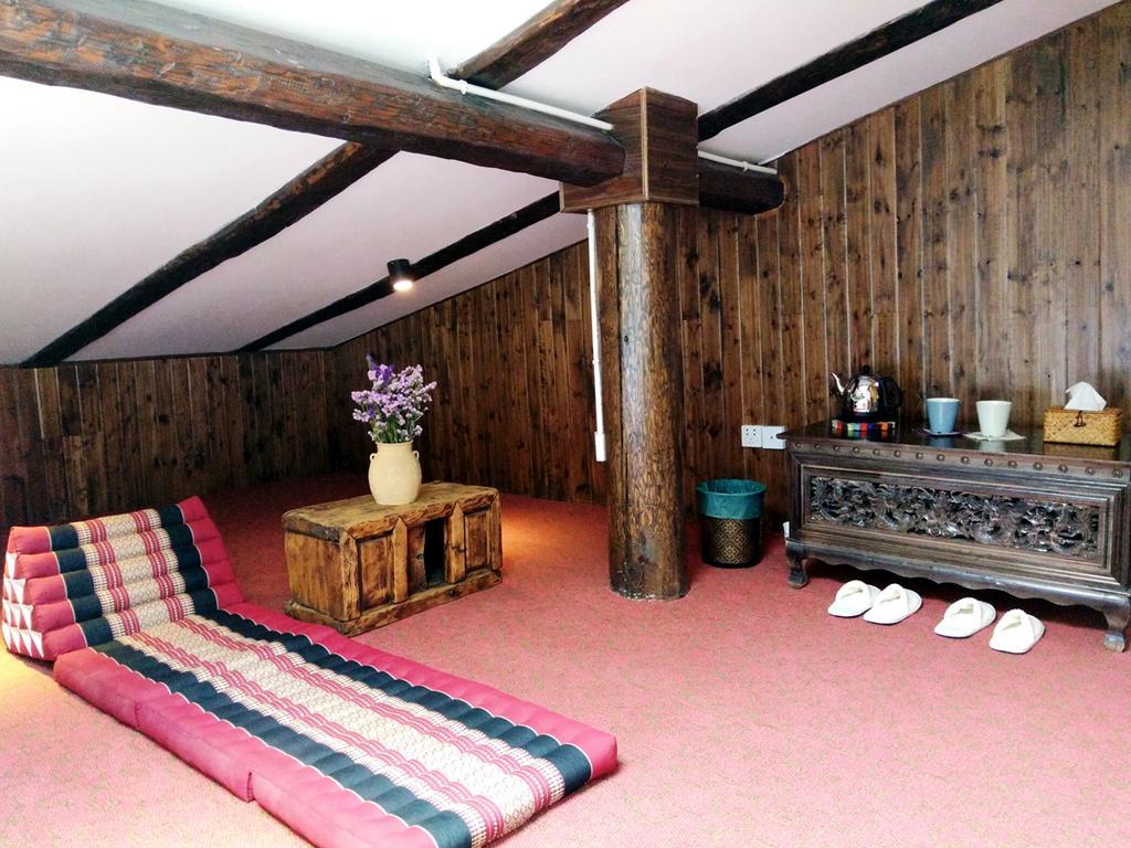 Shangri-La Mid - Mountain Homestay Exteriör bild